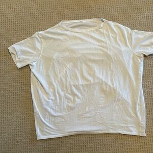 Women's Lulu Lemon relaxed fit Cotten tshirt. M